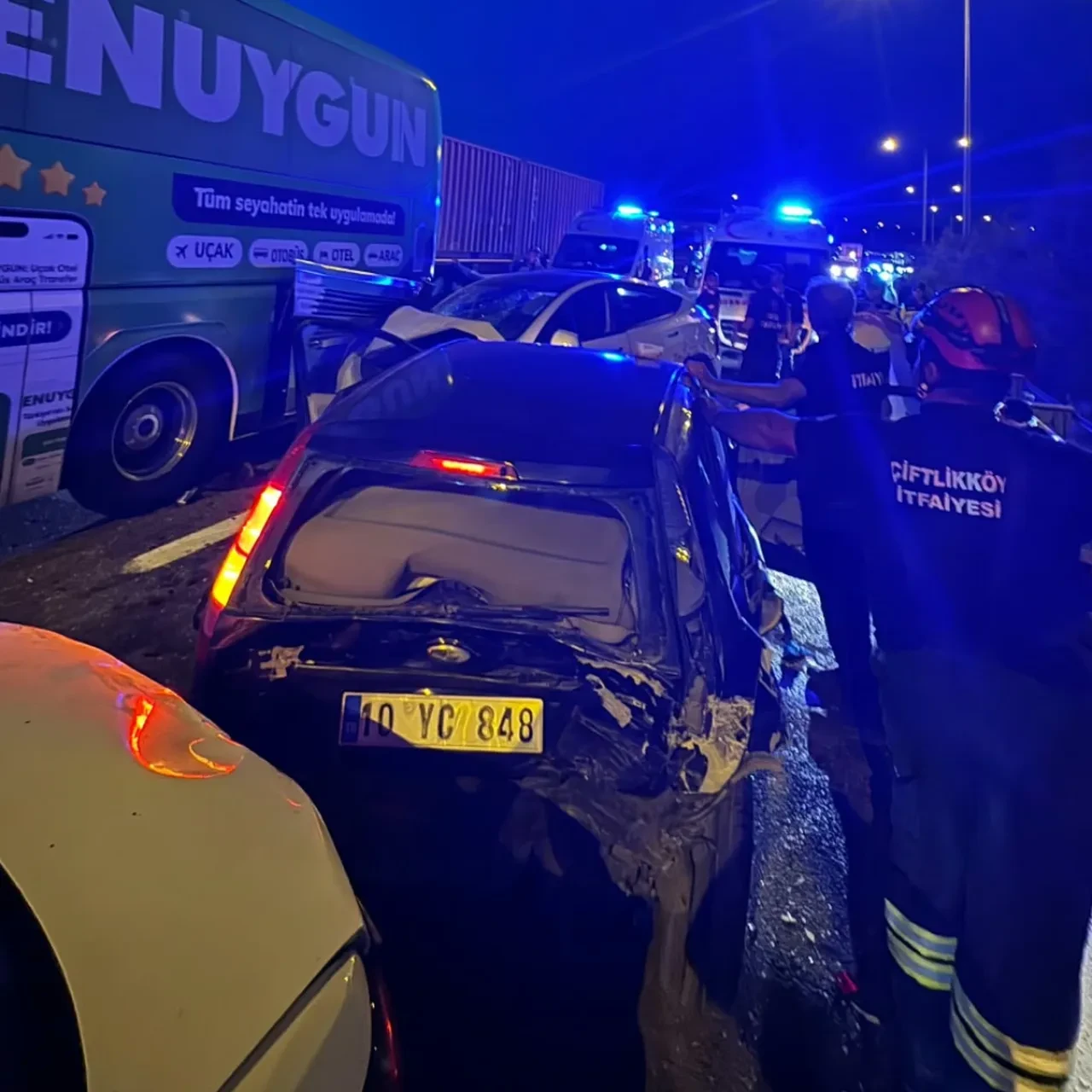İstanbul-İzmir Otoyolu'nda zincirleme kaza: 11 yaralı