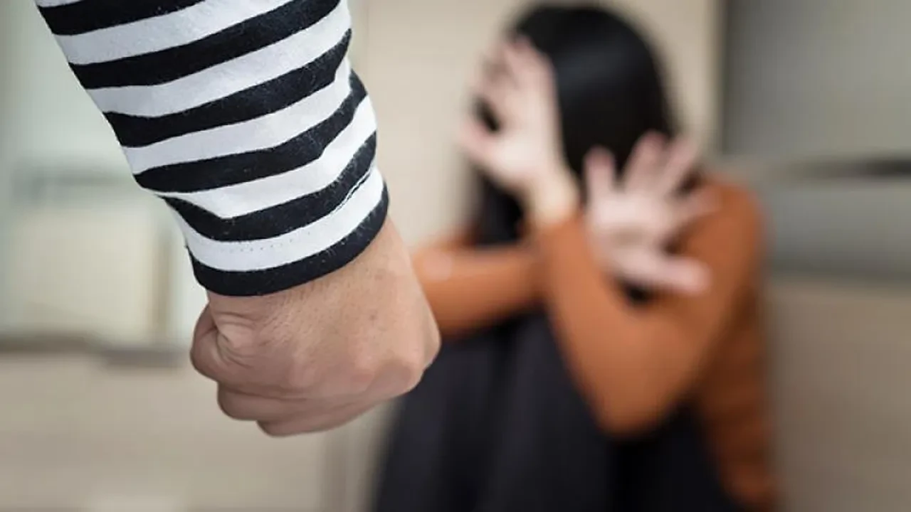Kızlarını darbedip zincire bağladılar! Anne ve baba tutuklandı, 4 çocuk koruma altına alındı