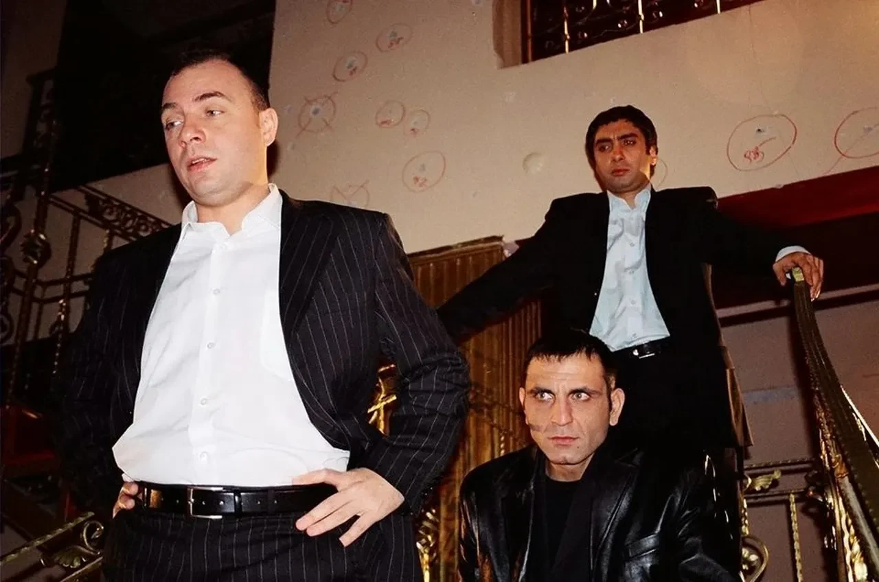 Kurtlar Vadisi dizi konusu nedir? Kurtlar Vadisi kaç yıllarında yayınlandı? Kurtlar Vadisi dizisinde kimler oynadı?