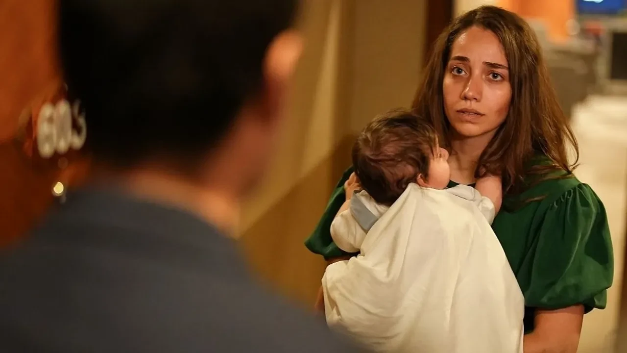 Sevdan Bir Ateş 2. Bölümde Leyla Mirza’ya kızını söyleyecek mi? Leyla’nın Mirza’dan sakladığı o gerçek 