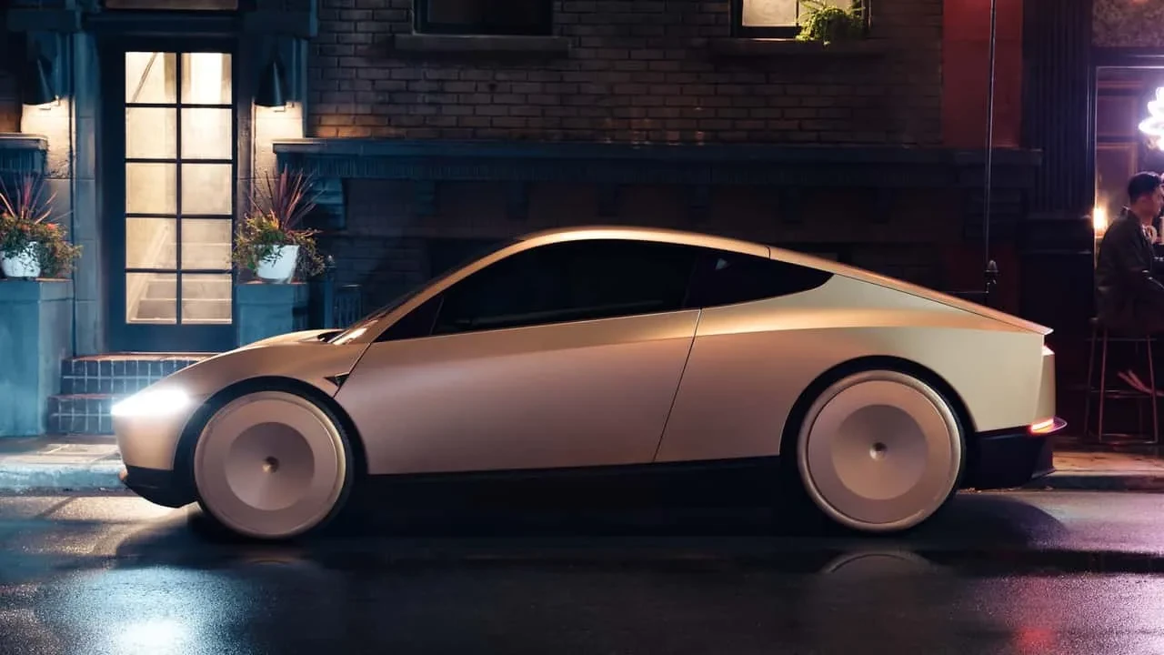 Tesla'nın sürücüsüz taksisi yolcuyu şehirde dolaştırdı! 10 dakikalık yol 1 saatten fazla sürdü