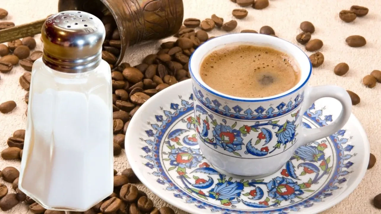 Tuzlu kahve neden yapılır? Gelenek mi gerçekten işe yarıyor mu?