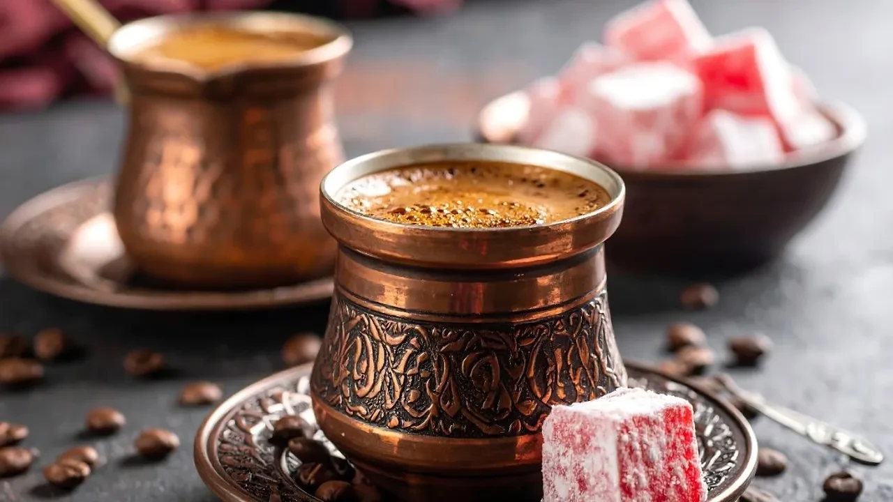 Tuzlu kahve neden yapılır? Gelenek mi gerçekten işe yarıyor mu?