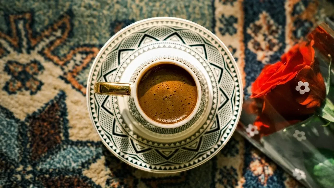 Tuzlu kahve neden yapılır? Gelenek mi gerçekten işe yarıyor mu?