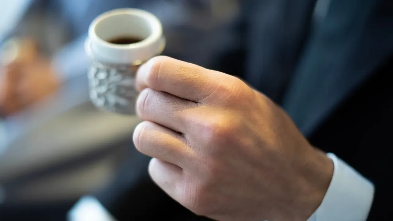 Tuzlu kahve neden yapılır? Gelenek mi gerçekten işe yarıyor mu?