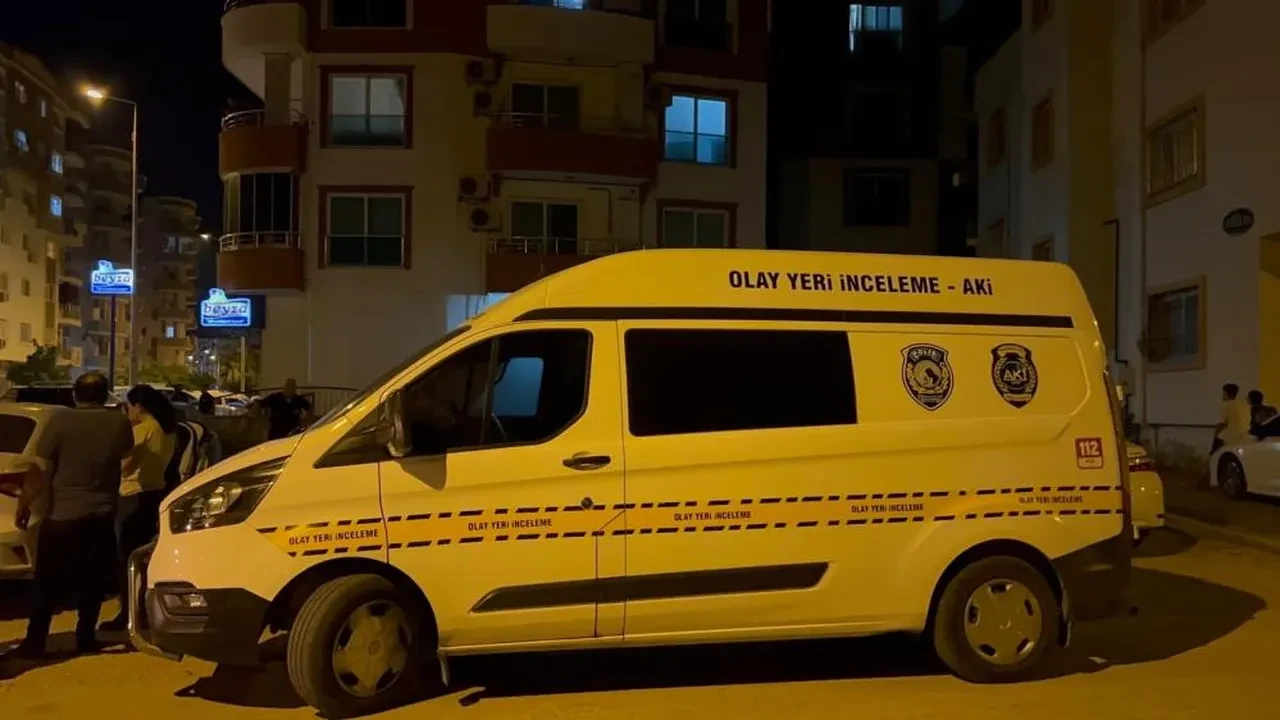 Adana’da aile faciası: Emekli uzman çavuş, boşandığı eşini ve oğlunu vurup intihar etti