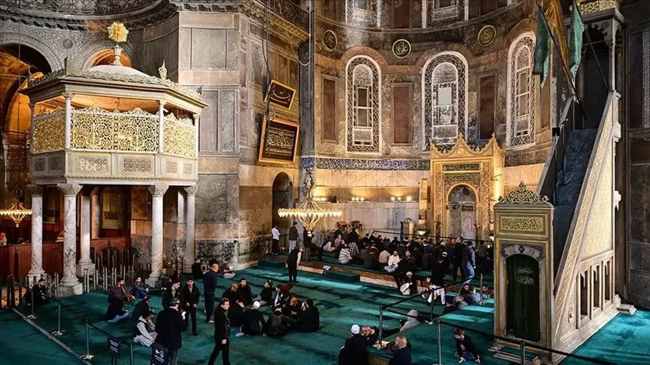 Bakan Ersoy’dan 8 yeni keşif müjdesi: Tarih yeniden yazılacak
