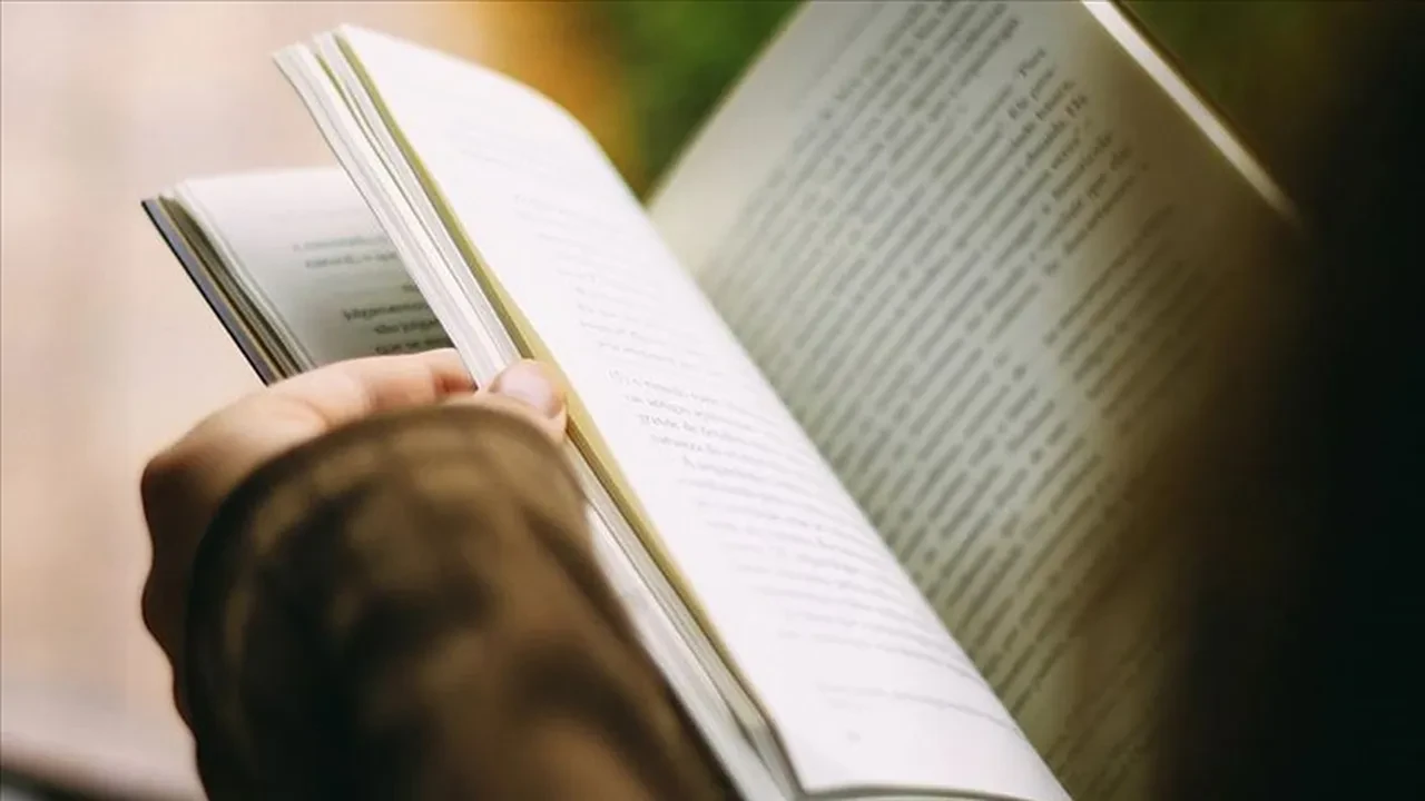 Günde 15 dakika kitap okuyanlara para verilecek! Felaket haberlerinden uzak durmak için ilginç çözüm