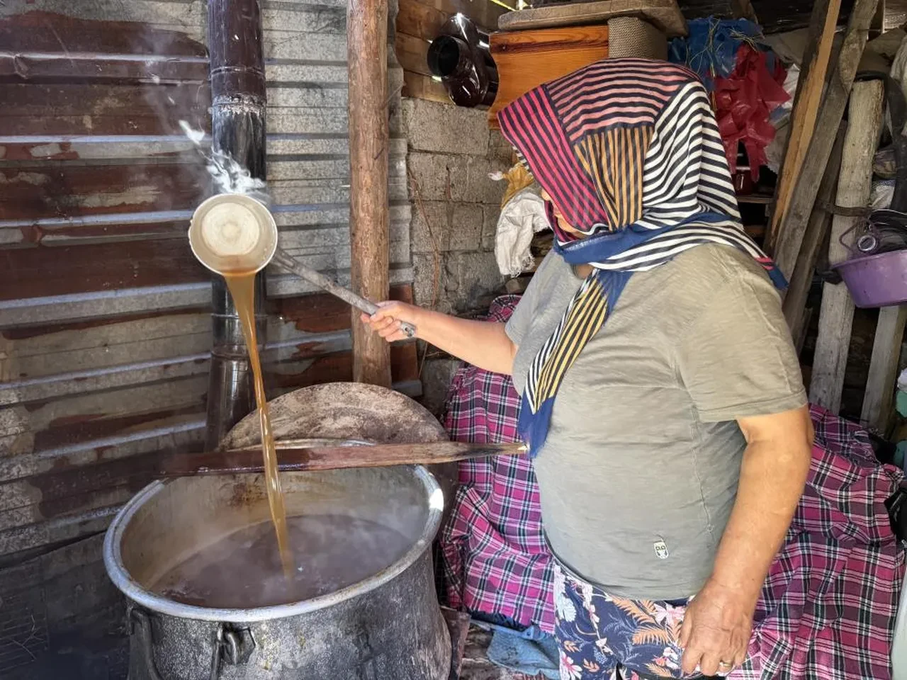 11 saatte oluyor... Kilosu 500 liradan satılıyor: Toroslar'ın sıvı altını