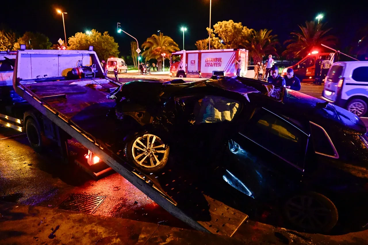 Maltepe'de sahil yolunda feci kaza: 2'si ağır 9 yaralı