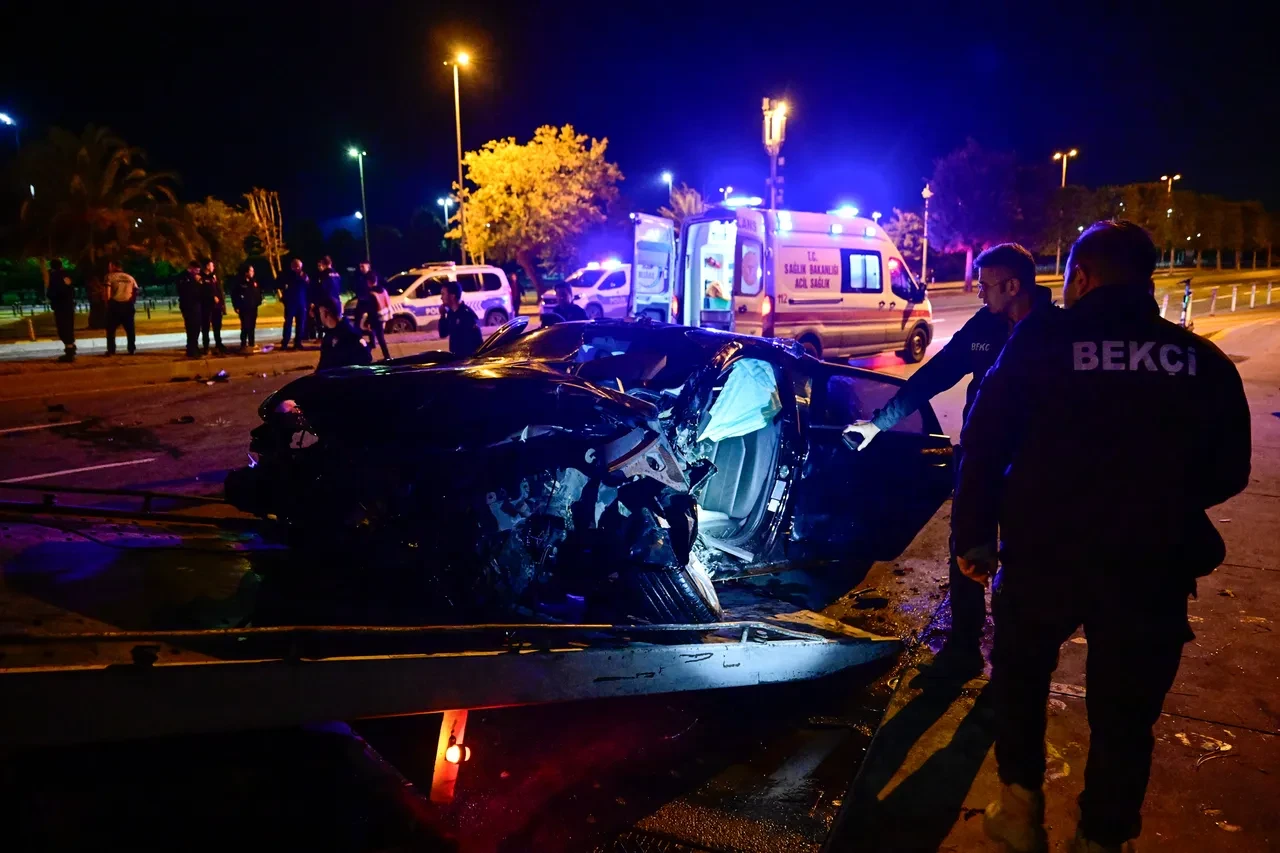 Maltepe'de sahil yolunda feci kaza: 2'si ağır 9 yaralı