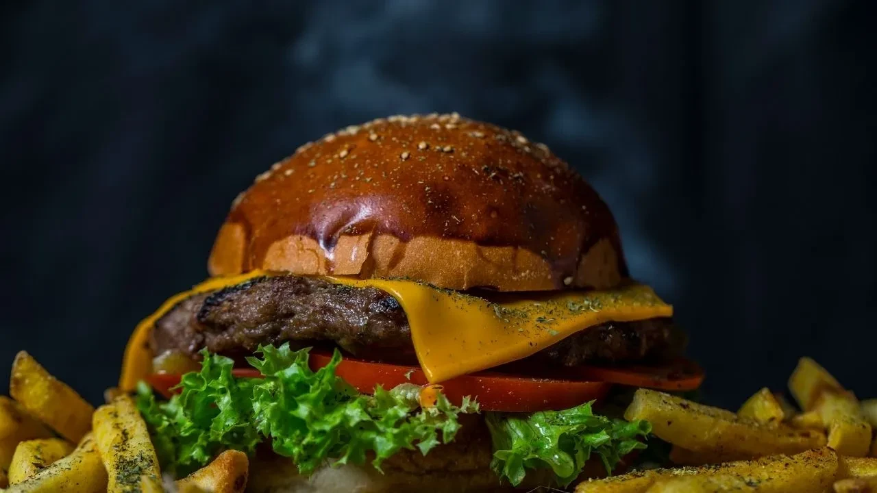 Masterchef’te hamburger günü: Evde pratik hamburger tarifi ve yapılışı! Hamburger ekmeğinin püf noktası