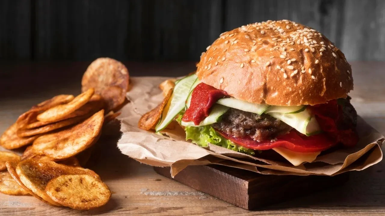 Masterchef’te hamburger günü: Evde pratik hamburger tarifi ve yapılışı! Hamburger ekmeğinin püf noktası