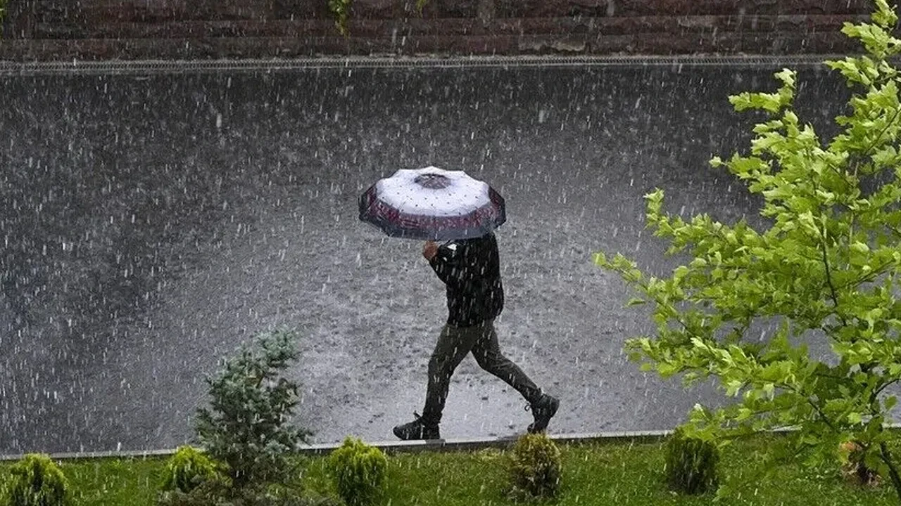 Meteoroloji uzmanı illeri tek tek duyurdu: Kuvvetli yağış ve fırtına geliyor