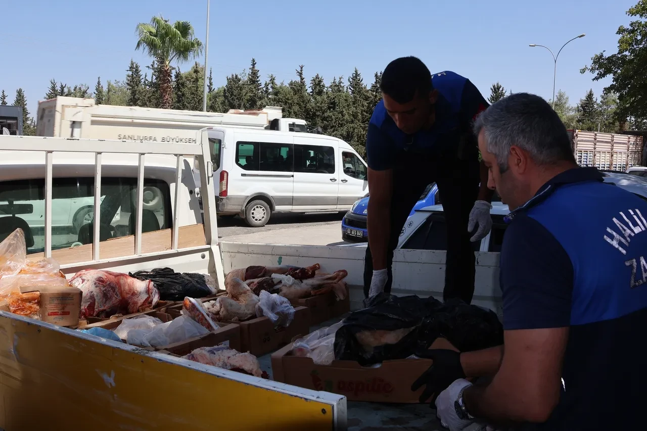 Okul kantininde gıda operasyonu: 315 kilo bozuk et ele geçirildi