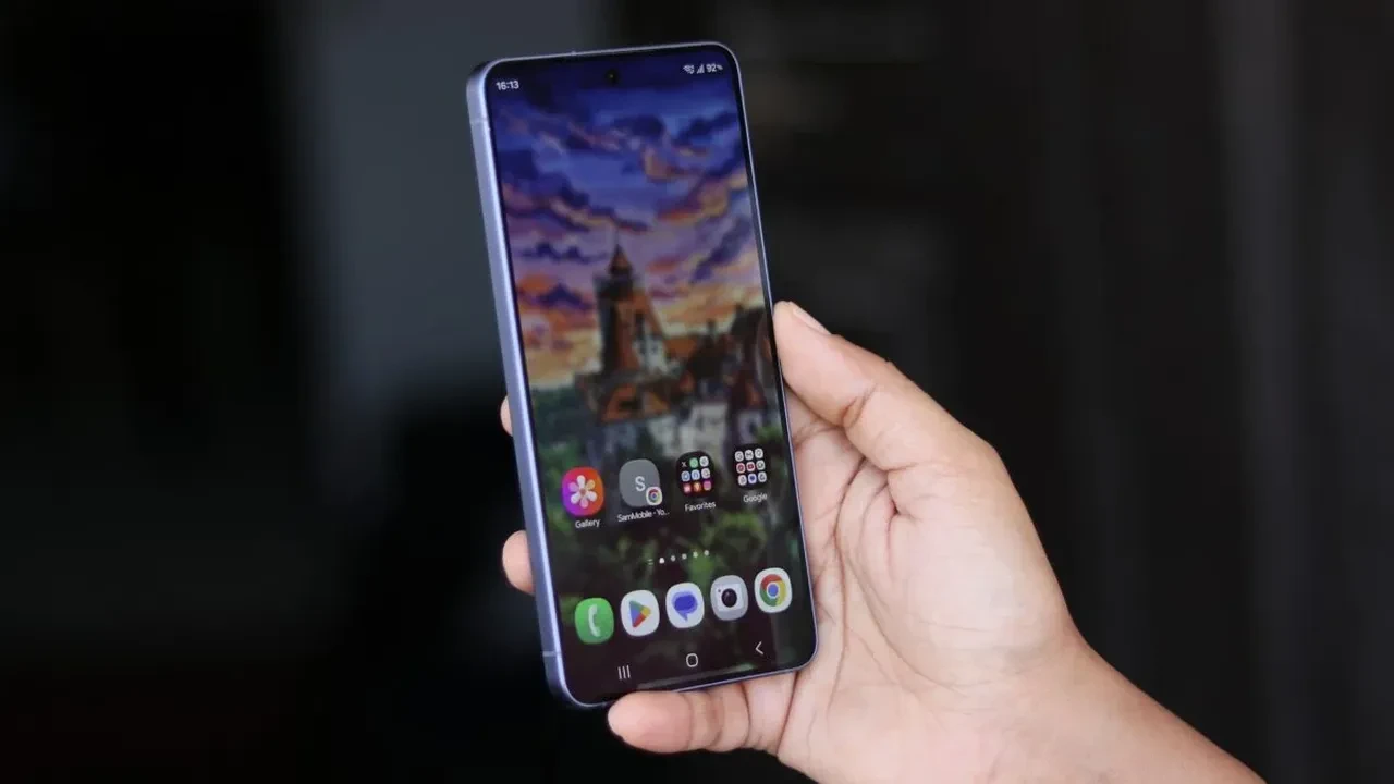 Samsung, iPhone 17'yi geride bıraktı: En çok satan akıllı telefon belli oldu