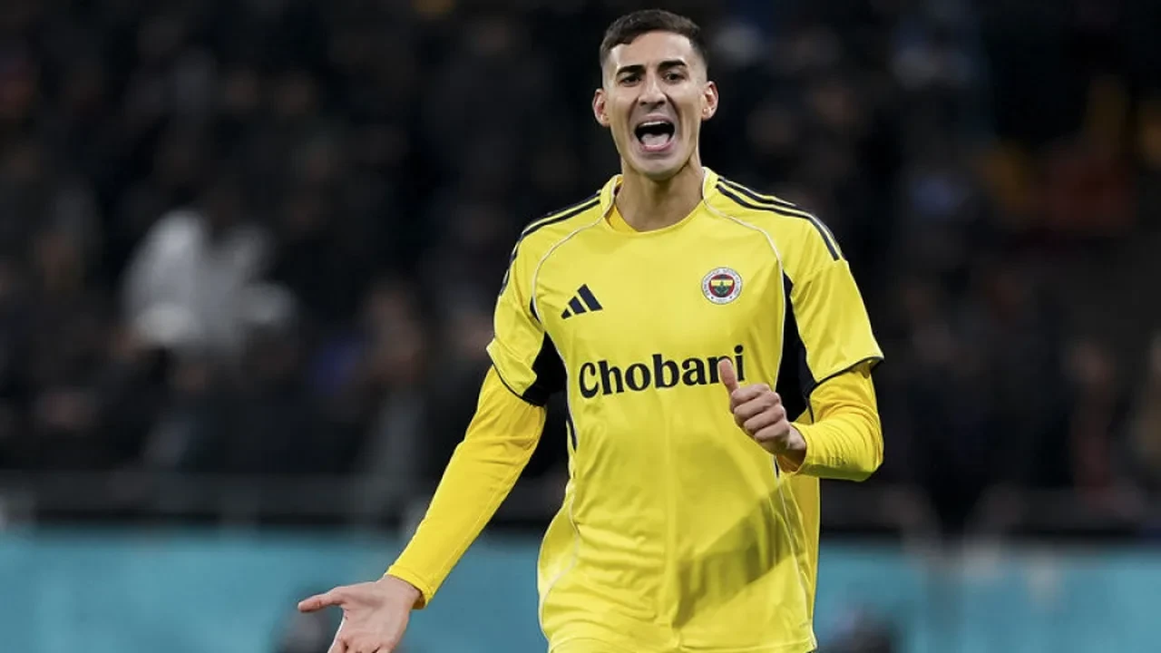 Fenerbahçe'de sakatlık şoku: Yıldız oyuncu antrenmanı yarıda bıraktı!