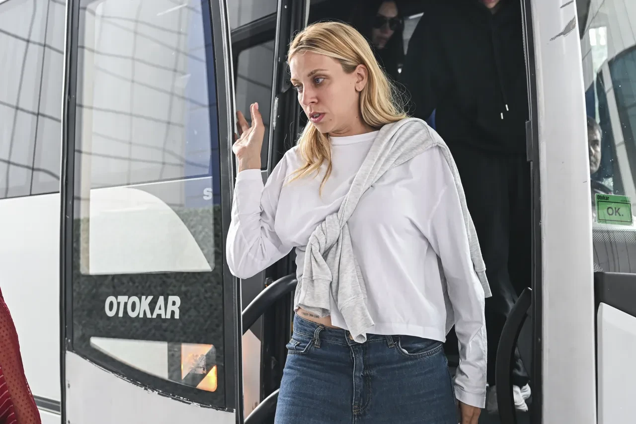 Hepsi operasyon sonrası ilk kez kamerada: İşte Aras Bulut İynemli, Melis Sezen, Şarkıcı Sefo dahil 18 ünlü
