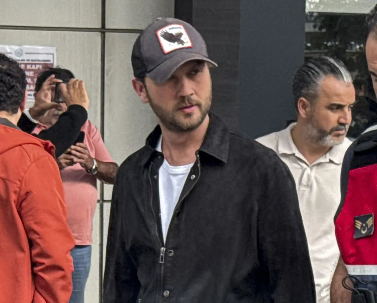 Hepsi operasyon sonrası ilk kez kamerada: İşte Aras Bulut İynemli, Melis Sezen, Şarkıcı Sefo dahil 18 ünlü