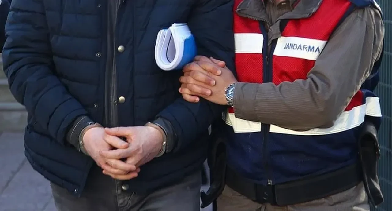 İstanbul'da yargıya müdahale iddialarına soruşturma: 2'si avukat 5 şüpheli gözaltında