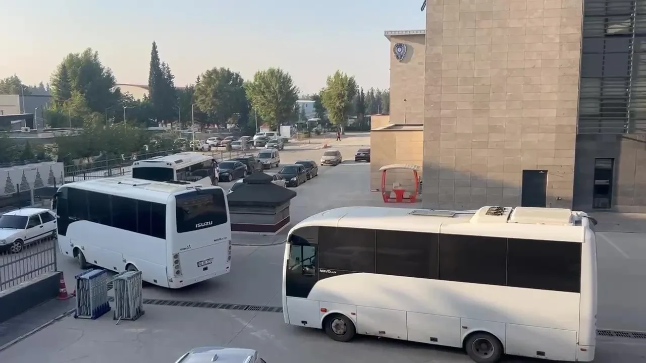 Kuyumcu kılıfıyla 20 milyarlık vurgun yapan şebekeye ağır darbe!