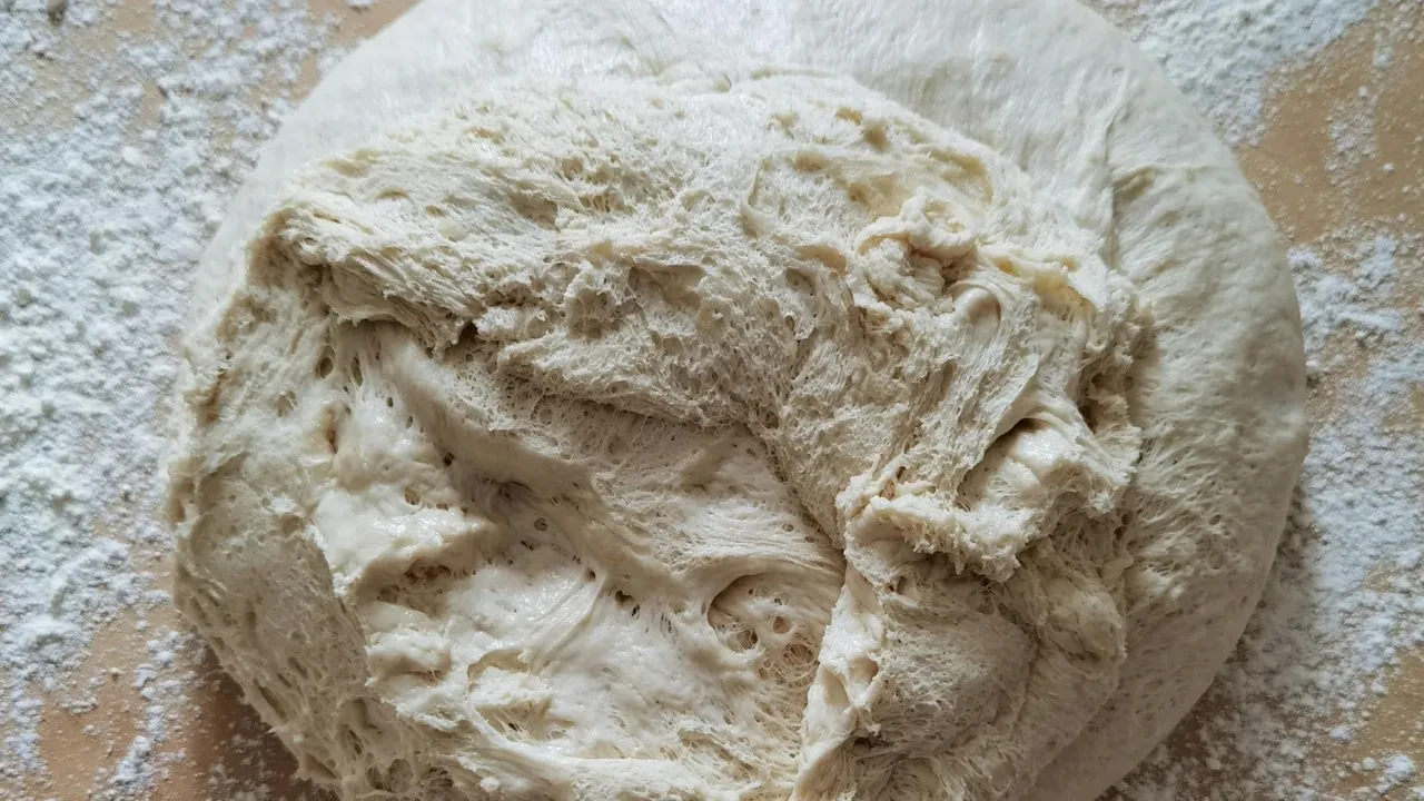 Tavada mayasız ekmek nasıl yapılır? Mayasız ekmek yoğurtla mı sütle mi yapılır?
