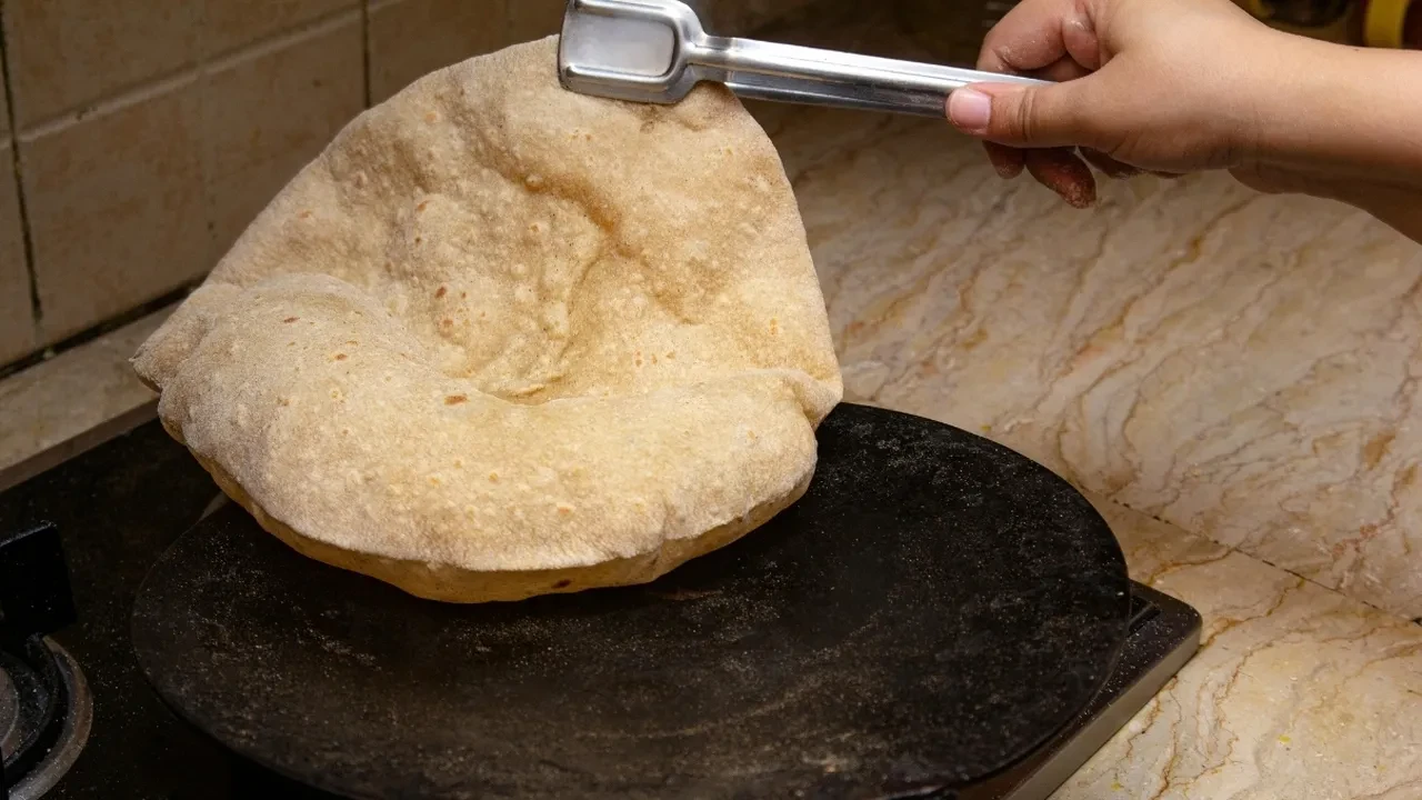 Tavada mayasız ekmek nasıl yapılır? Mayasız ekmek yoğurtla mı sütle mi yapılır?