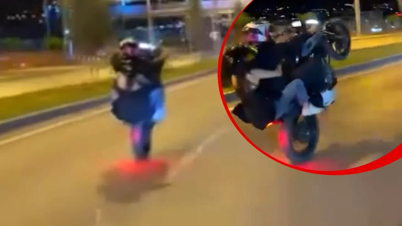Tehlikeli yolculuk kamerada: Tek teker üzerinde motosiklet sürdü