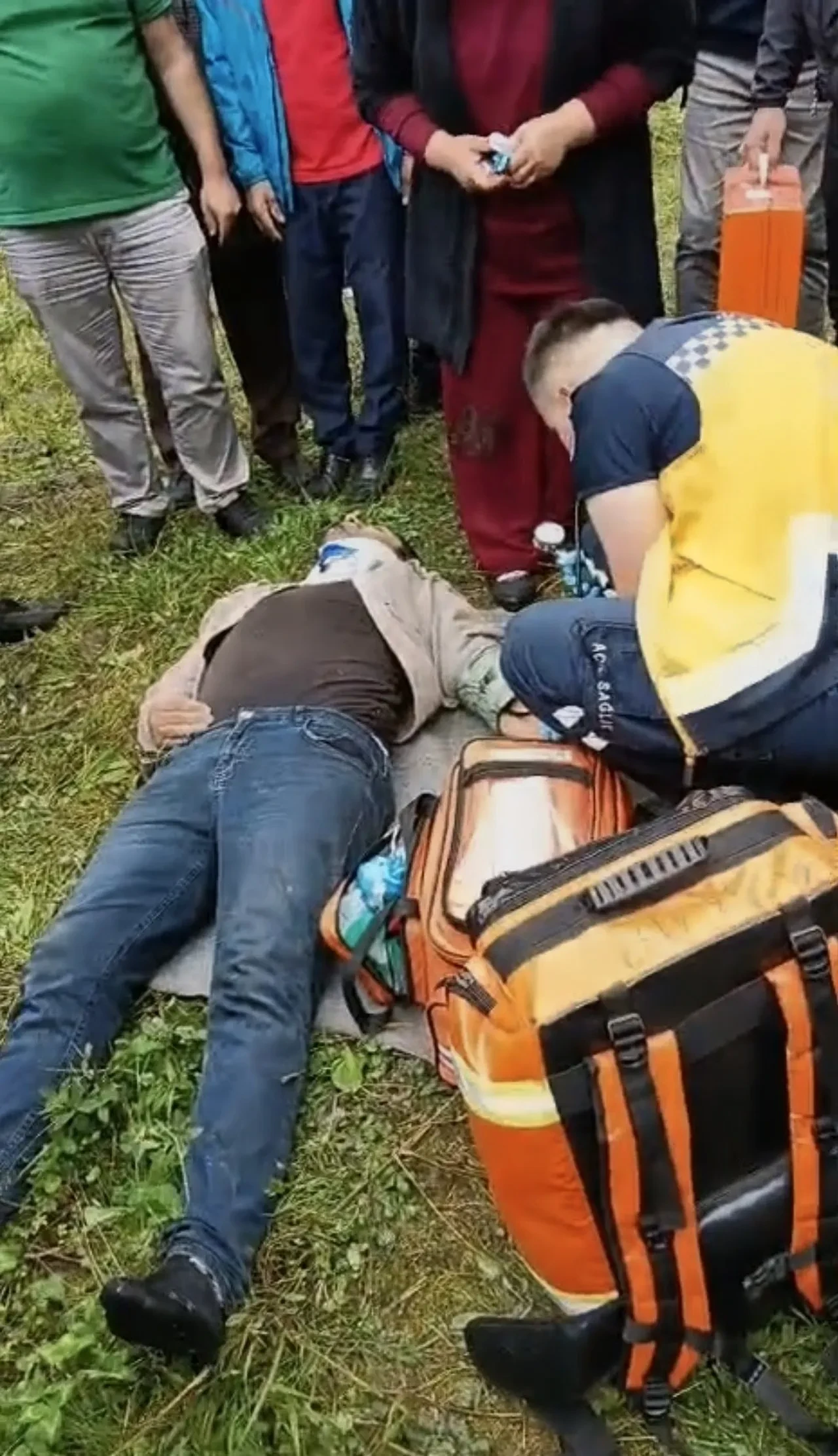 Trabzon’da araç dereye uçtu: 3’ü ağır 5 yaralı