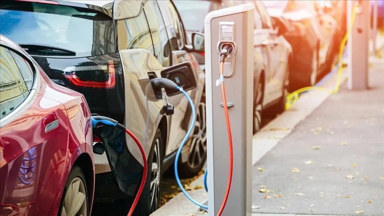 Trafikte elektrikli araç dönemi! Sayıları 472 bini aştı: İşte yıl yıl dikkat çeken artış