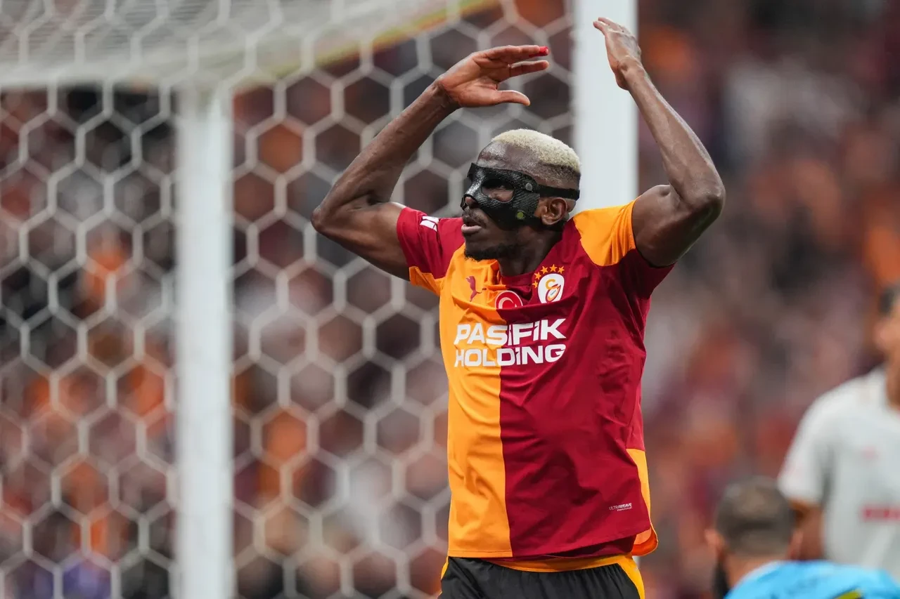 Victor Osimhen için bomba transfer hamlesi! Fransız gazeteci sürecin perde arkasını açıkladı