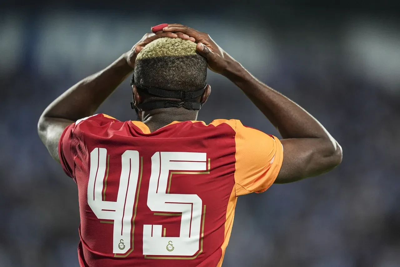Victor Osimhen için bomba transfer hamlesi! Fransız gazeteci sürecin perde arkasını açıkladı