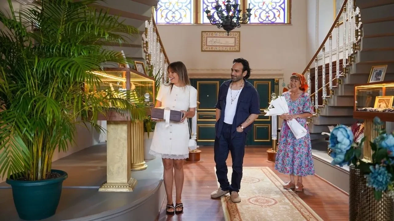 20 yıl sonra yeniden buluştular! Yasemin Ergene ve Kutsi, Tuzlu Kahve’de bir arada