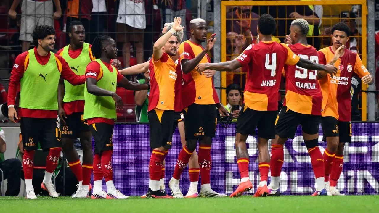 CANLI MAÇ ANLATIMI | Trabzonspor ile Galatasaray derbide karşı karşıya geliyor