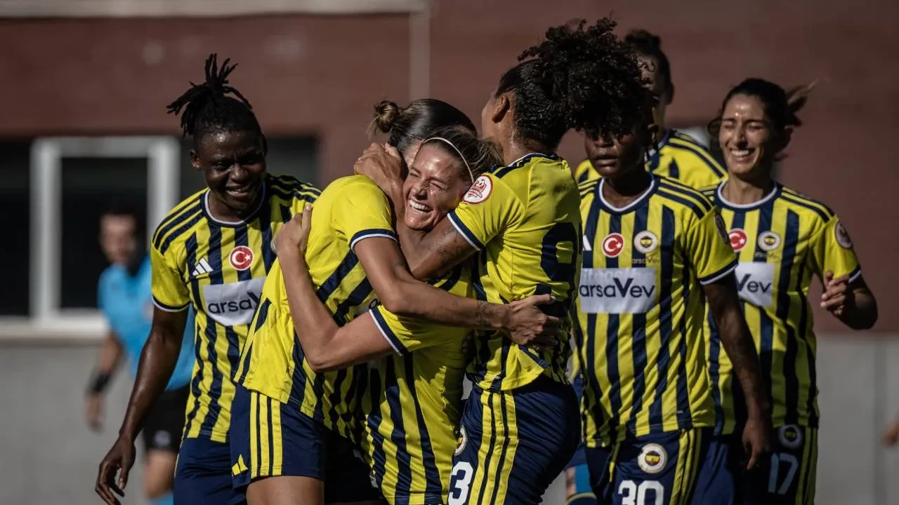 Derbide kazanan Fenerbahçe! Sarı-lacivertliler, Beşiktaş'ı mağlup etti