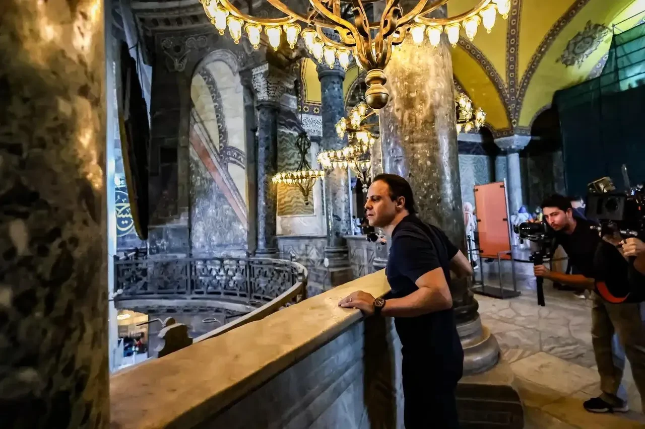F1'in efsane pilotu Felipe Massa, İstanbul'un tarih ve gastronomisine hayran kaldı!