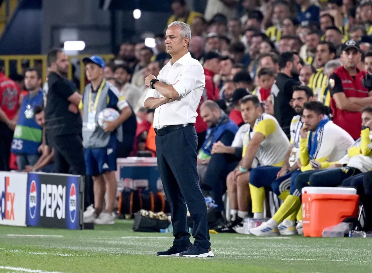 Fenerbahçe orta sahaya çareyi İtalya'da buldu! İsmail Kartal raporunu verdi, Aziz Yıldırım düğmeye bastı