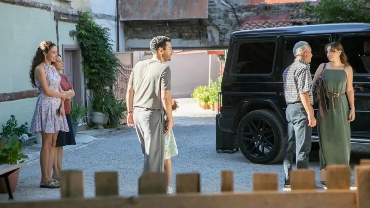 Güller ve Günahlar'ın yeni bölümünde kafalar karışacak! Kader, Berrak ve Serhat’ın kızı mı?
