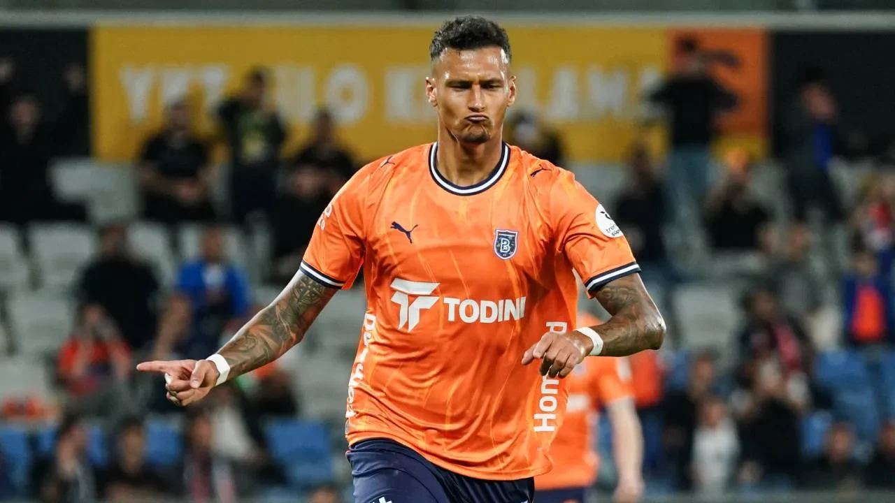 İstanbul Başakşehir evinde 4-0 kazandı! Turuncu-lacivertliler, Gençlerbirliği'ni mağlup etti