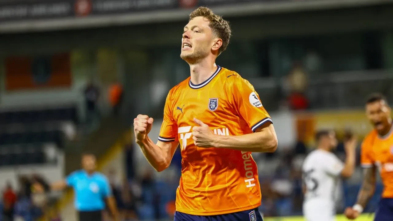 İstanbul Başakşehir evinde 4-0 kazandı! Turuncu-lacivertliler, Gençlerbirliği'ni mağlup etti