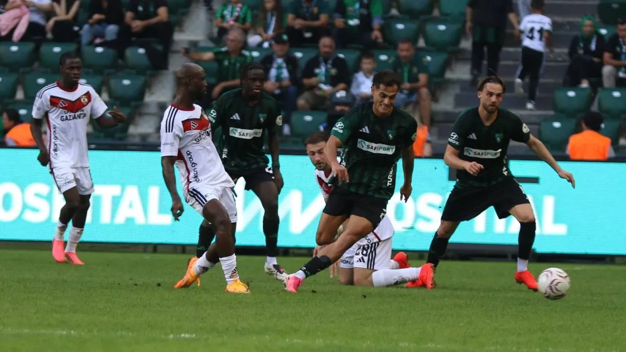 Kocaelispor 3 puanı ikinci yarıda aldı! Yeşil-siyahlılar, Gaziantep FK'yi mağlup etti