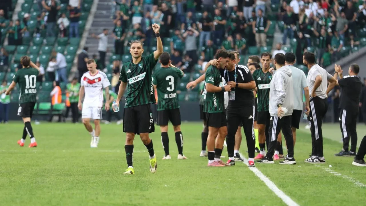 Kocaelispor 3 puanı ikinci yarıda aldı! Yeşil-siyahlılar, Gaziantep FK'yi mağlup etti