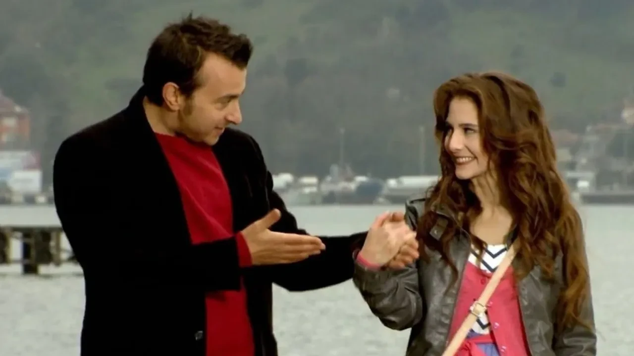 Leyla ile Mecnun’un ilk Leyla’sı Ezgi Asaroğlu yıllar sonra ortaya çıktı! Son hali hayranlarını şaşırttı