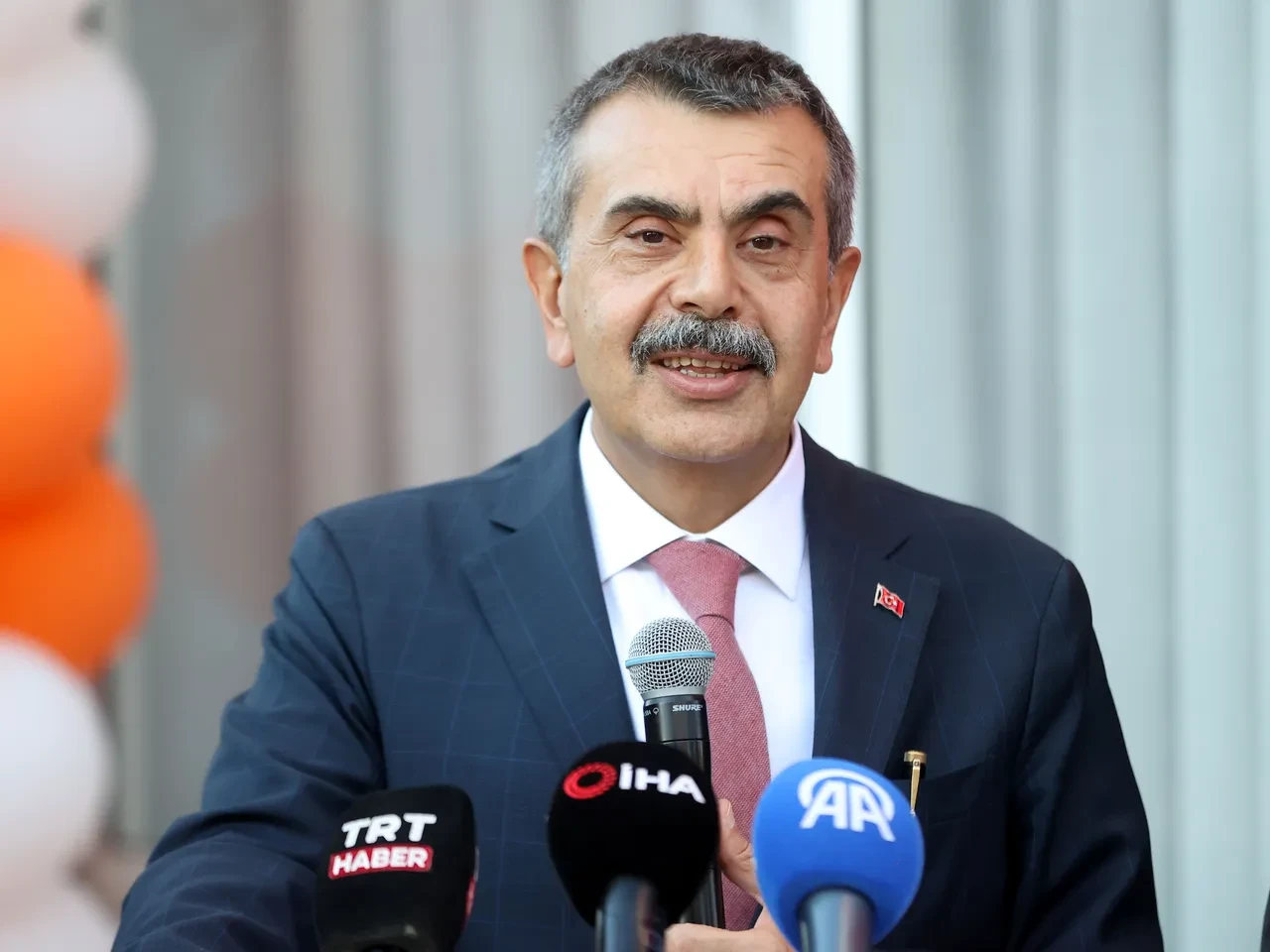 Okullarda ara tatil kaldırılacak mı? Milli Eğitim Bakanı Yusuf Tekin cevap verdi