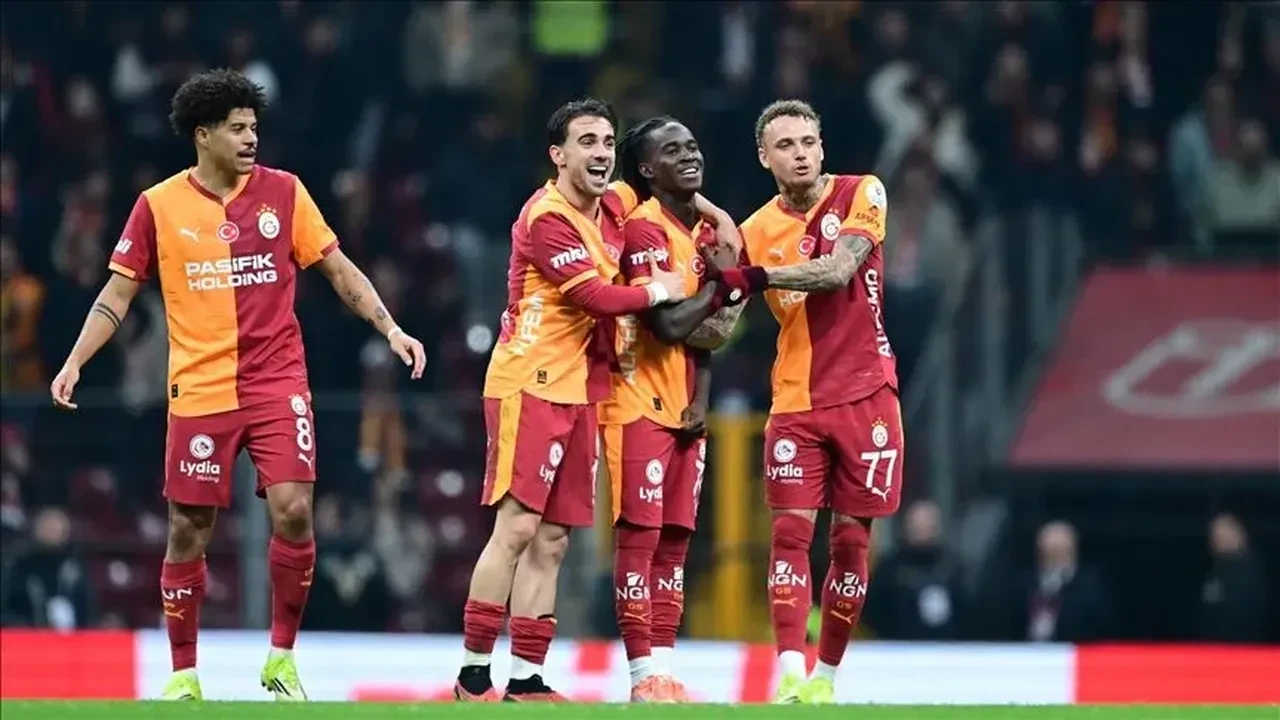 Süper Lig'de dev derbi! İşte Trabzonspor - Galatasaray maçının muhtemel 11'leri