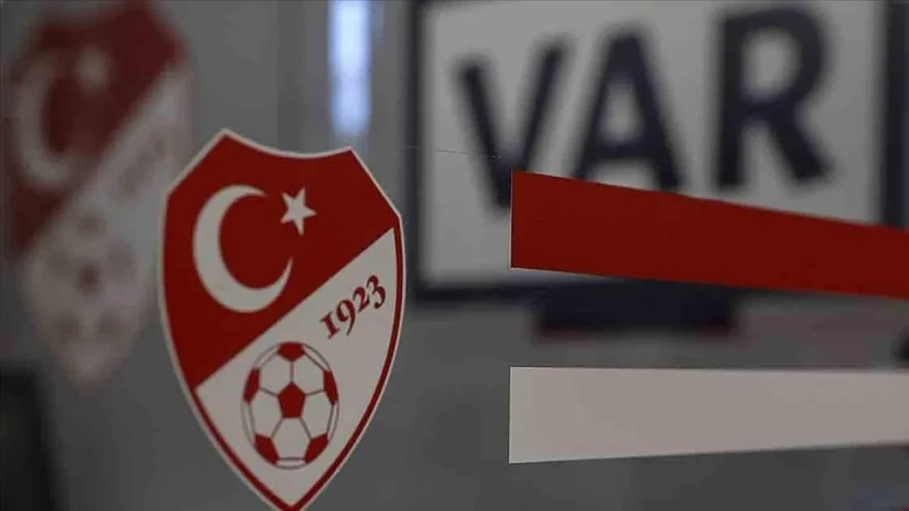 Trabzonspor - Galatasaray derbisinin VAR hakemi açıklandı!