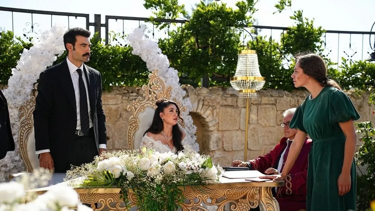 Yeni sezonda en çok konuşulan dizileri onlar oldu! Tuzlu Kahve, Haysiyet ve Sevdan Bir Ateş sosyal medyanın dilinden düşmüyor