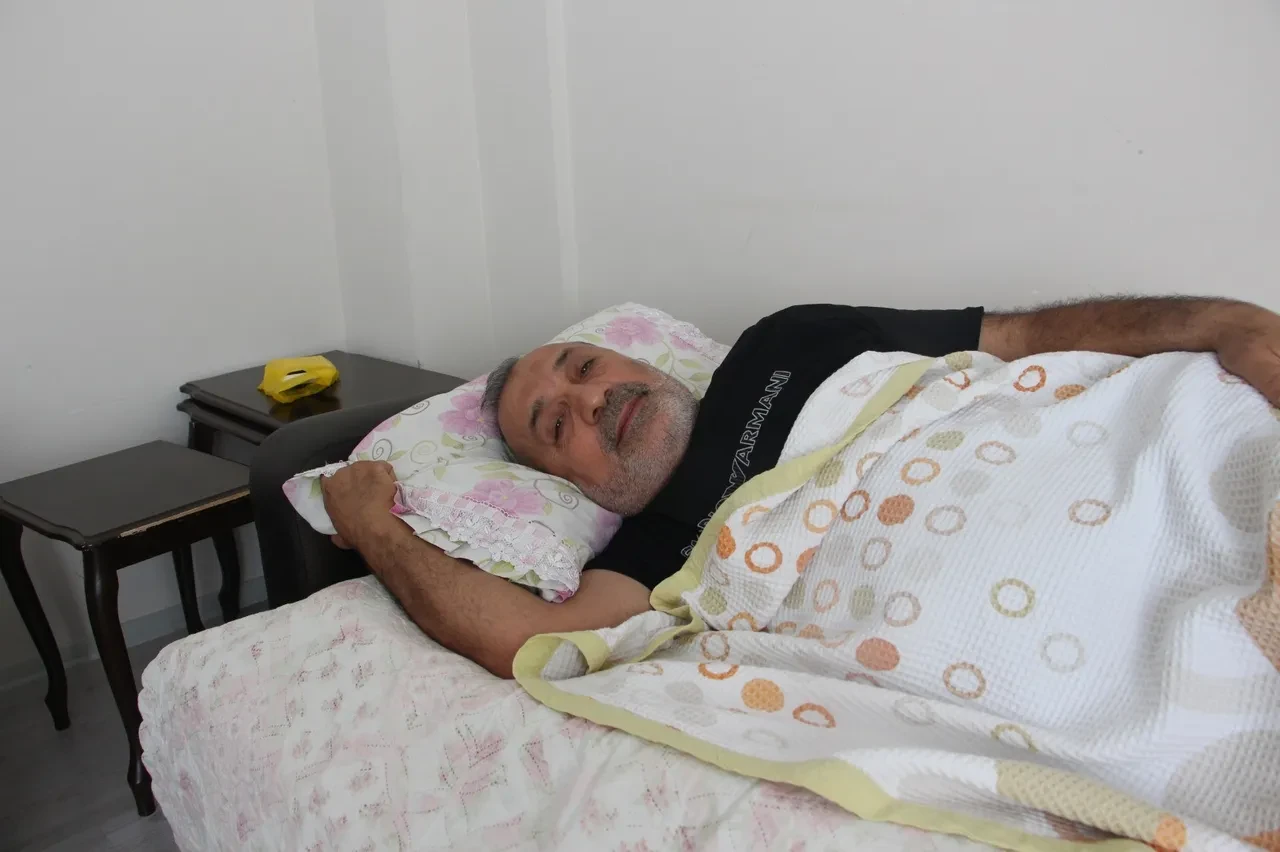 Antalya’da bıçaklı saldırgan dehşeti: Rastgele seçtiğini birini yaraladı, Game Over deyip teslim oldu