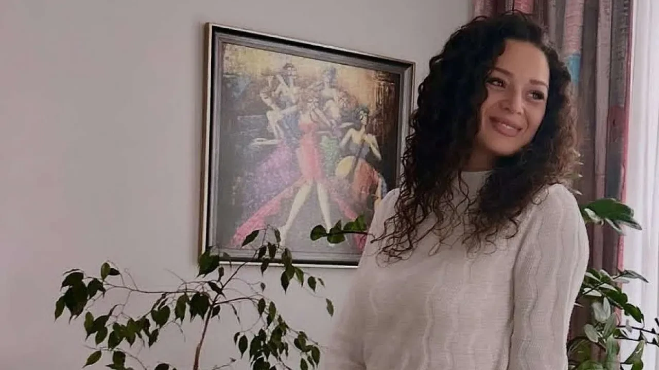 Arka Sıradakiler’in Sanem’i Gülşah Küçükyıldız yıllar sonra ortaya çıktı! Var Mısın Yok Musun’a katılan Gülşah Küçükyıldız kimdir?