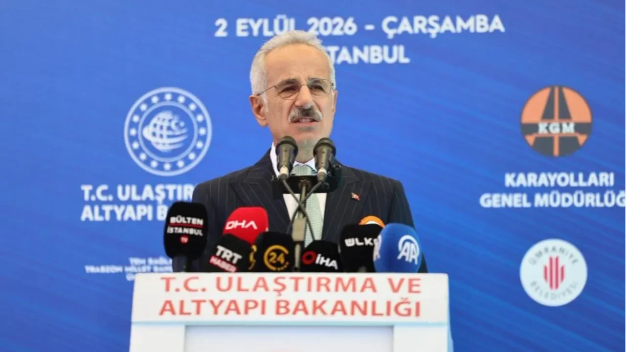 Bakan Uraloğlu Ümraniye'de duyurdu! Dev meydan projesinin temeli atıldı